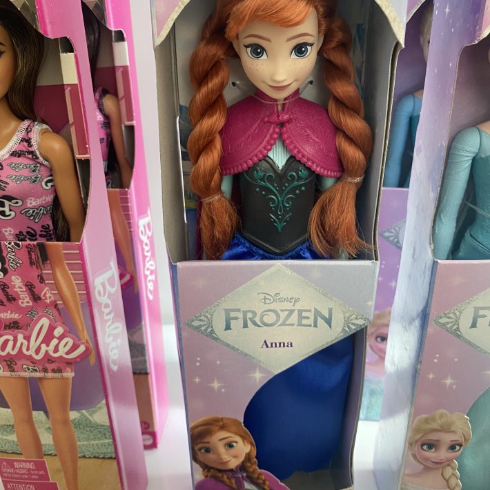MUÑECA PRINCESA ANNA FROZEN