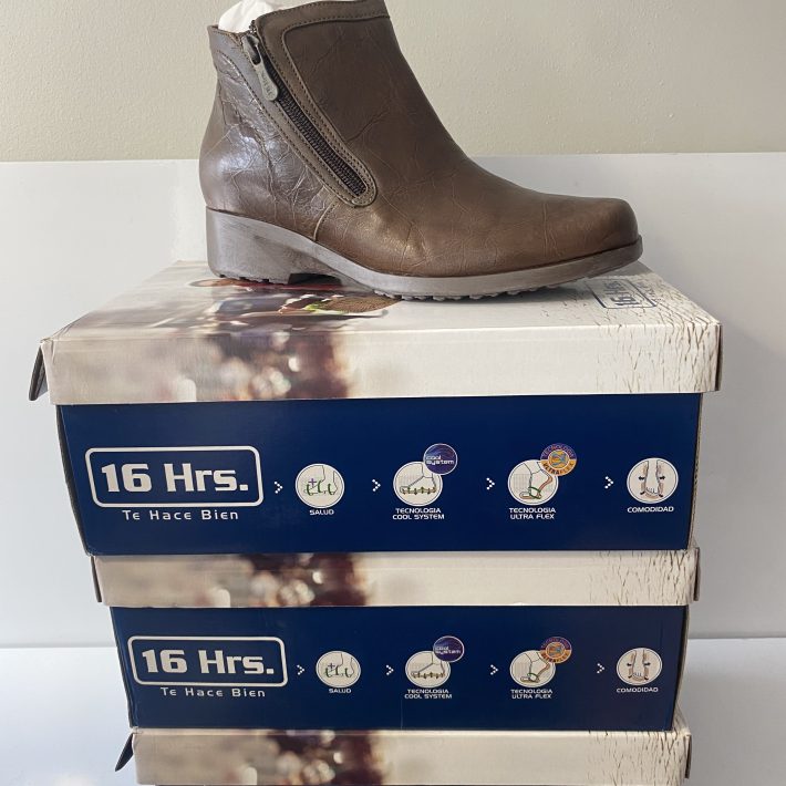 BOTA CUERO CAFÉ 16 HRS MUJER